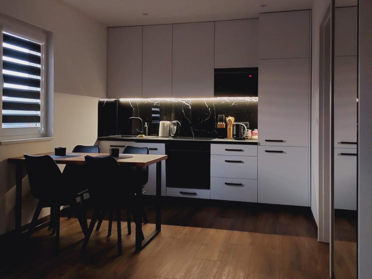 Luxury Apartments Bernardynska Domek 1 , 2 كيلتشي المظهر الخارجي الصورة