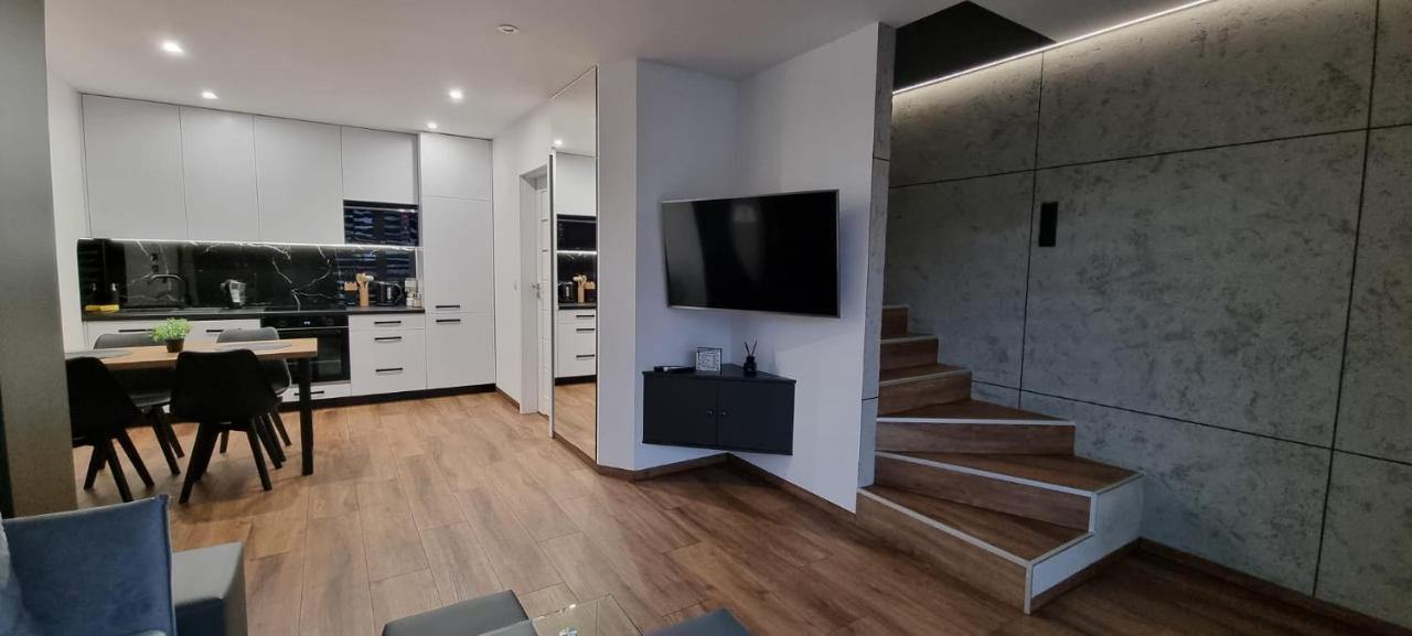 Luxury Apartments Bernardynska Domek 1 , 2 كيلتشي المظهر الخارجي الصورة